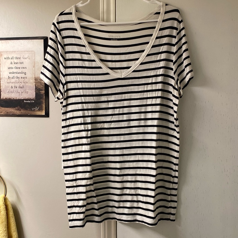 Merona V-Neck top